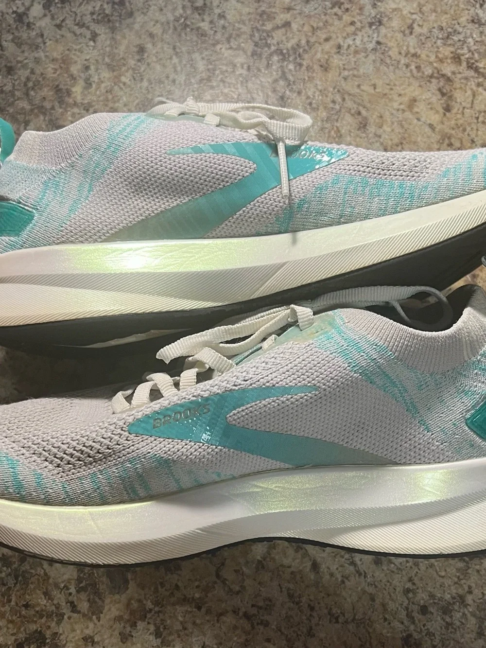 Brooks comfortable women